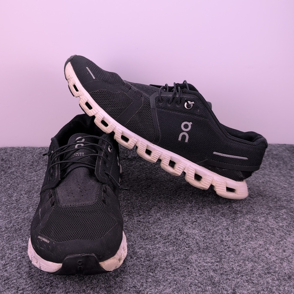 On Cloud Running Shoes Mens 9.5 Black White CloudTec Lightweight Sneakers